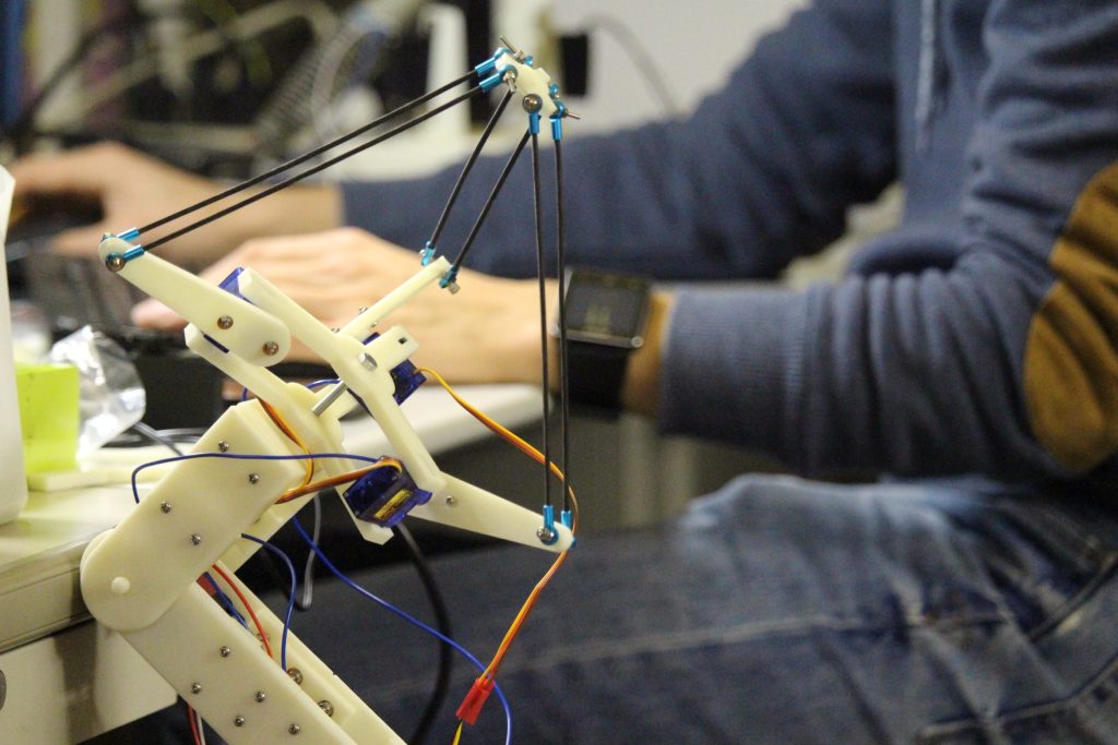 A Single Modular Platform Cuts Complex Costs of Robotics & AI Across India’s Classrooms